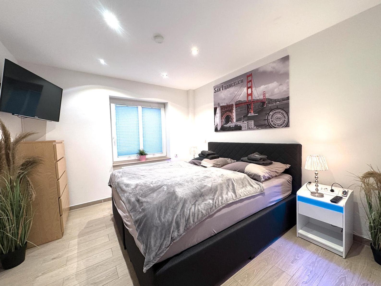 Ferienwohnungen Arp "2D" Mit Terrasse Und Parkplatz Itzehoe Bagian luar foto